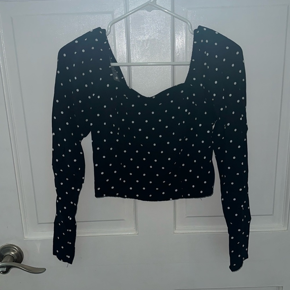 Black and White Polka Dot Cropped Long Sleeve Shirt: Size small, Wild Fable